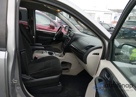 2013 Dodge Grand Caravan Sxt z USA, uszkodzony, nr VIN 2C4RDGCG8DR717495